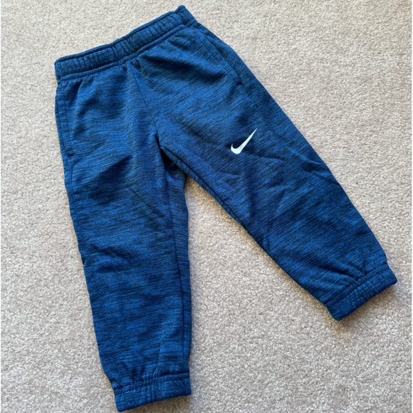 Nike Toddler, Dry-Fit Athletic Set, size 2T - Picture 5 of 7